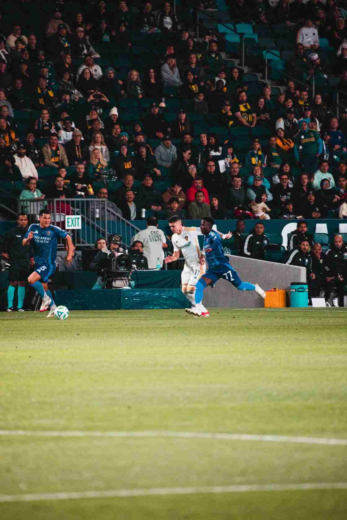 Gabriel Pec takes on Orland City's César Araújo and Iván Angulo. Andre Bannis Photography
