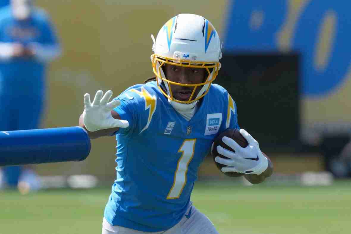 Current image: Jul 17, 2025; El Segundo, CA, USA; Los Angeles Chargers receiver Quentin Johnston (1) carries the ball during training camp at The Bolt. Mandatory Credit: Kirby Lee-Imagn Images